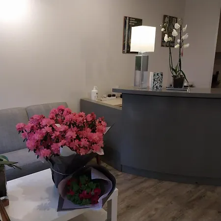 Hotel Paris Vesinet-logishotels Et Domaine Evenementiel Le Vesinet