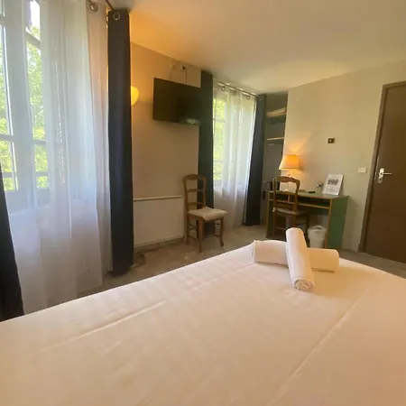 Hotel Paris Vesinet- Logis Restaurant