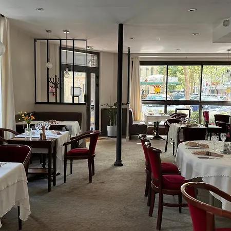 Hotel Paris Vesinet- Logis Restaurant Le Vesinet