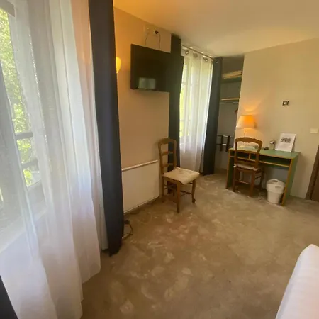 Hotel Paris Vesinet-logishotels Et Domaine Evenementiel Le Vesinet