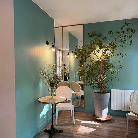 Paris Vesinet- Logis Restaurant Hotel