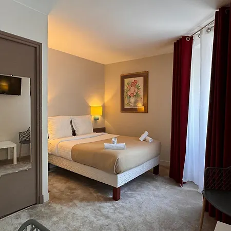 Paris Vesinet- Logis Restaurant Hotel 3*